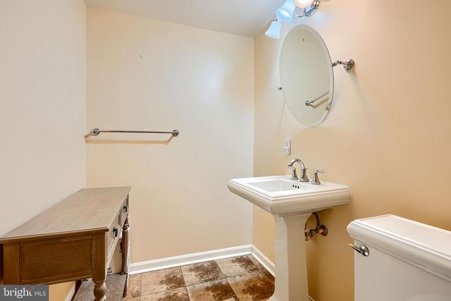 18 DINADEN CIR, Pikesville, MD 21208