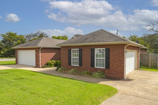564 Rose Cottage Cir, Gallatin, TN 37066