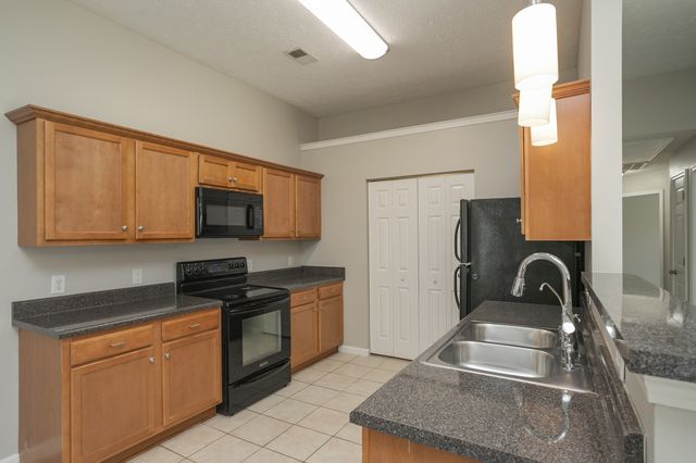 564 Rose Cottage Cir, Gallatin, TN 37066
