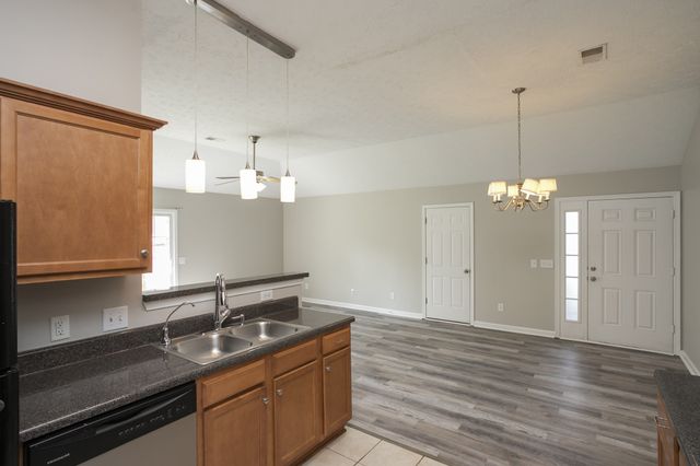 564 Rose Cottage Cir, Gallatin, TN 37066