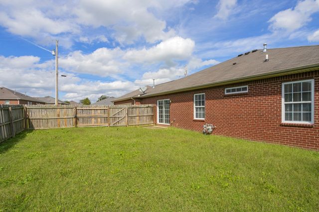 564 Rose Cottage Cir, Gallatin, TN 37066