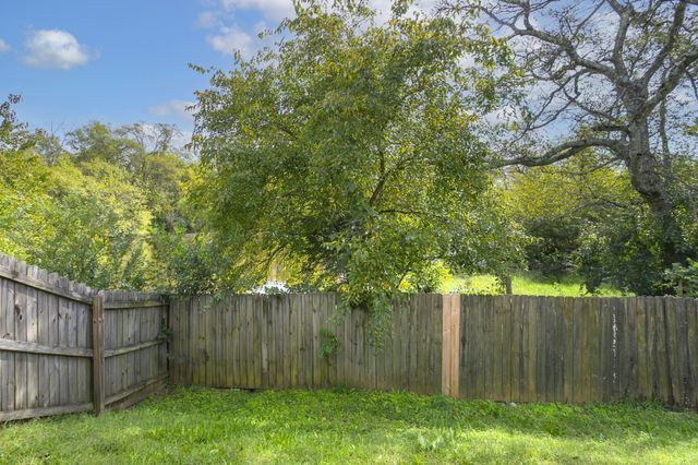 564 Rose Cottage Cir, Gallatin, TN 37066