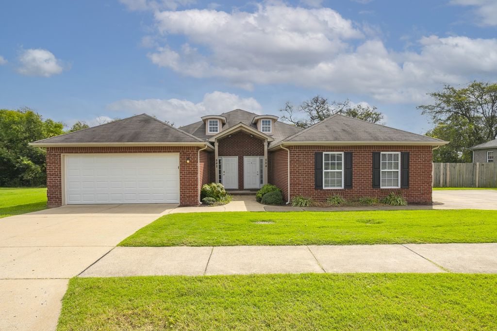 564 Rose Cottage Cir, Gallatin, TN 37066
