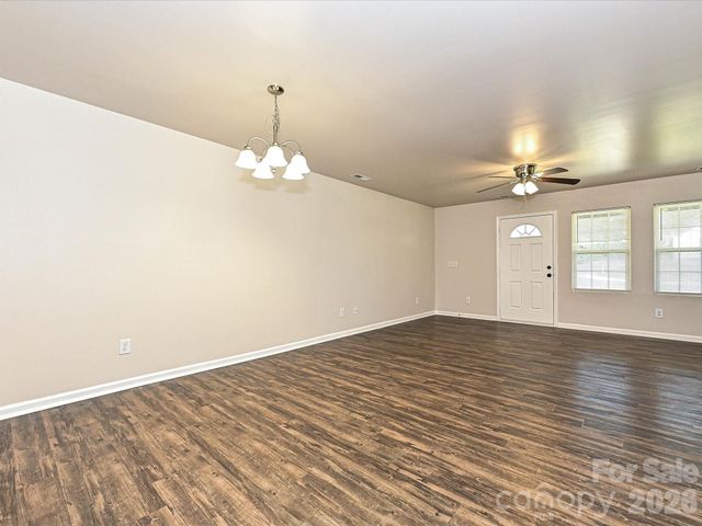 362 E Mills Avenue, Mooresville, NC 28115