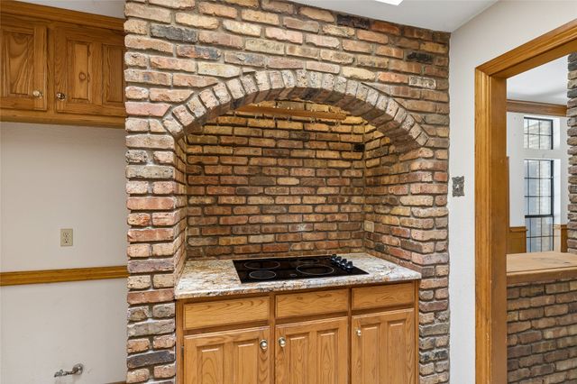 6600 Canalview Drive, Arlington, TX 76016