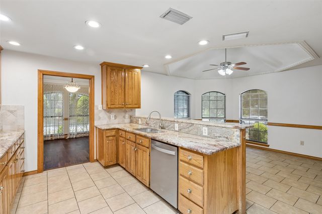 6600 Canalview Drive, Arlington, TX 76016