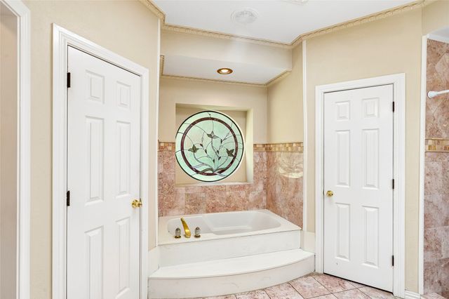 6600 Canalview Drive, Arlington, TX 76016