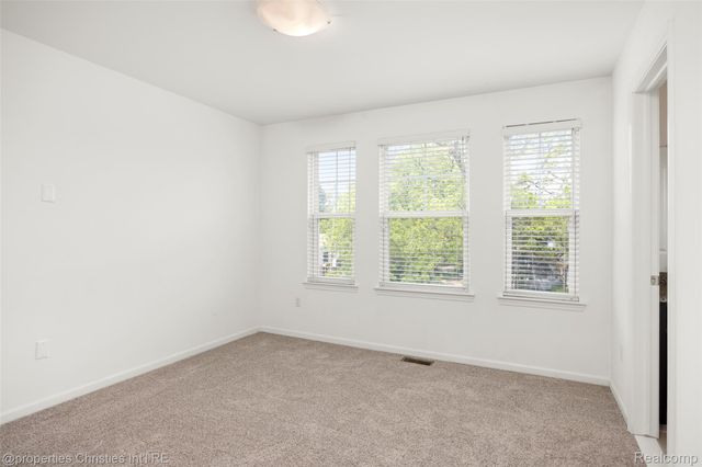 3538 Rochester Rd, Royal Oak, MI 48073