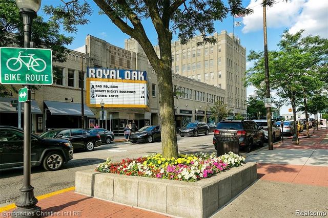 3538 Rochester Rd, Royal Oak, MI 48073