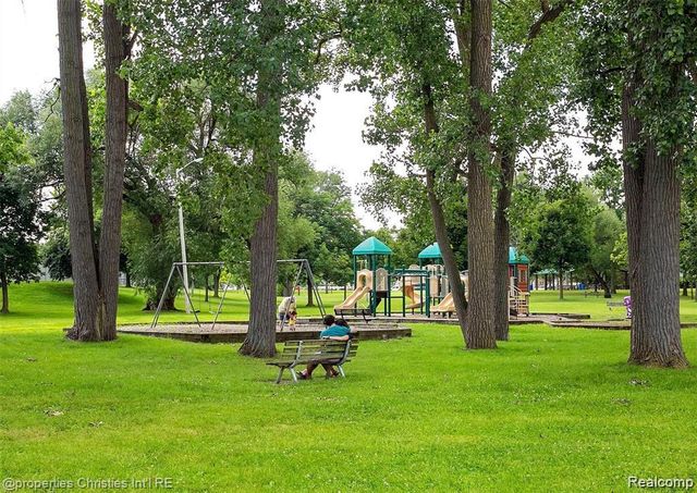 3538 Rochester Rd, Royal Oak, MI 48073