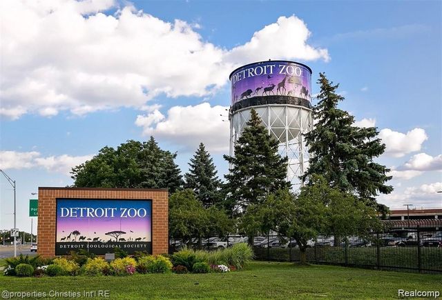 3538 Rochester Rd, Royal Oak, MI 48073