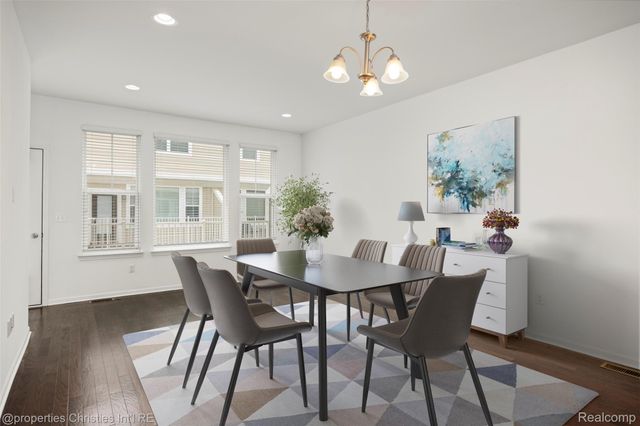 3538 Rochester Rd, Royal Oak, MI 48073