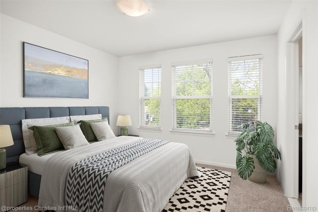 3538 Rochester Rd, Royal Oak, MI 48073