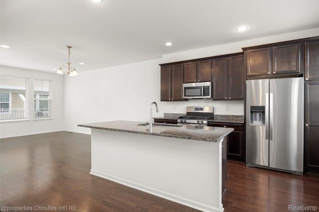 3538 Rochester Rd, Royal Oak, MI 48073