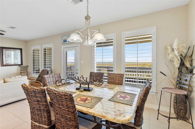 128 Cardinal Loop, Smith Point, TX 77514