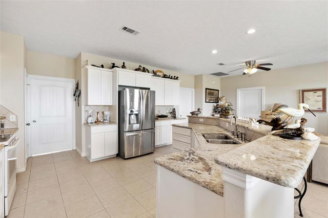 128 Cardinal Loop, Smith Point, TX 77514