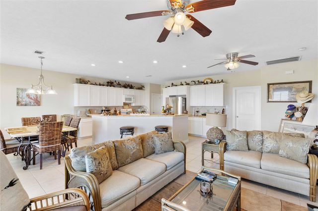 128 Cardinal Loop, Smith Point, TX 77514