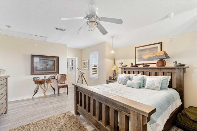 128 Cardinal Loop, Smith Point, TX 77514