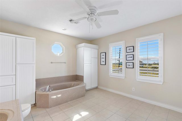 128 Cardinal Loop, Smith Point, TX 77514