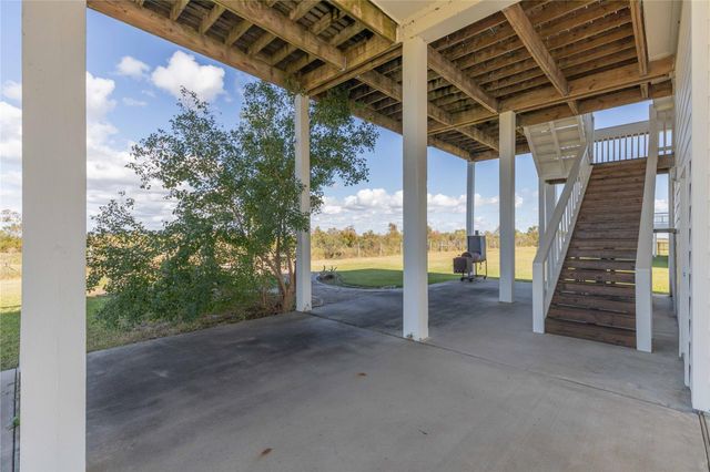 128 Cardinal Loop, Smith Point, TX 77514