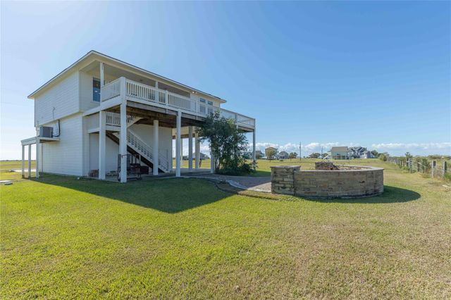 128 Cardinal Loop, Smith Point, TX 77514