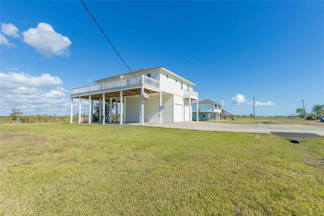 128 Cardinal Loop, Smith Point, TX 77514