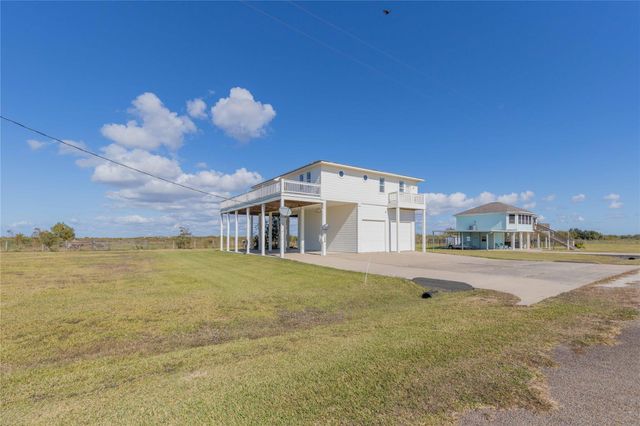 128 Cardinal Loop, Smith Point, TX 77514