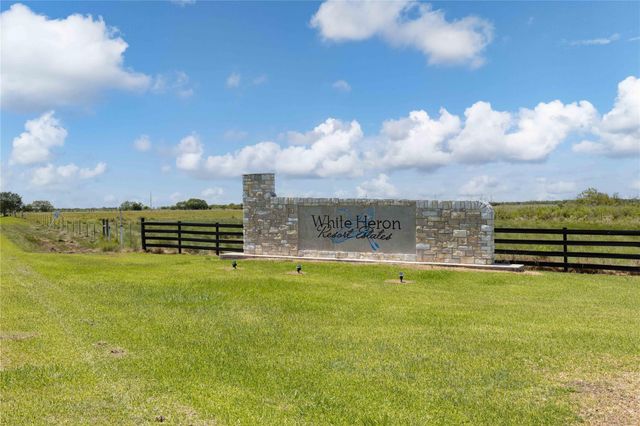 128 Cardinal Loop, Smith Point, TX 77514