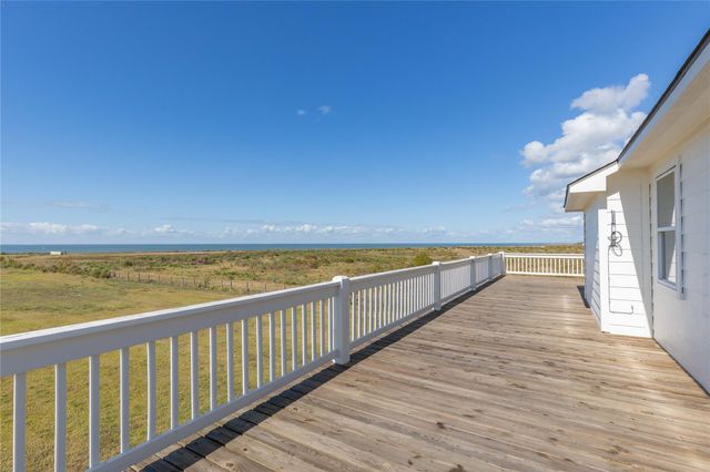 128 Cardinal Loop, Smith Point, TX 77514