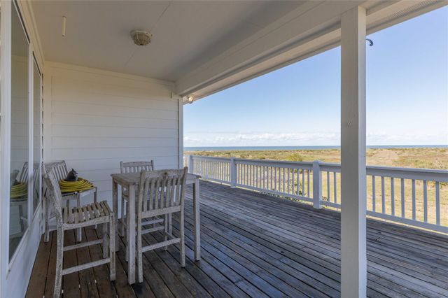 128 Cardinal Loop, Smith Point, TX 77514