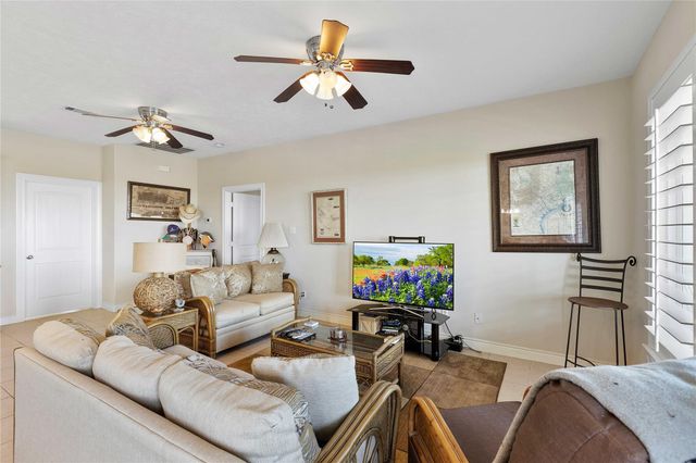 128 Cardinal Loop, Smith Point, TX 77514