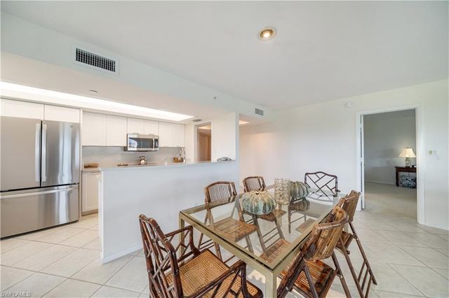 6020 Pelican Bay BLVD 404, Naples, FL 34108