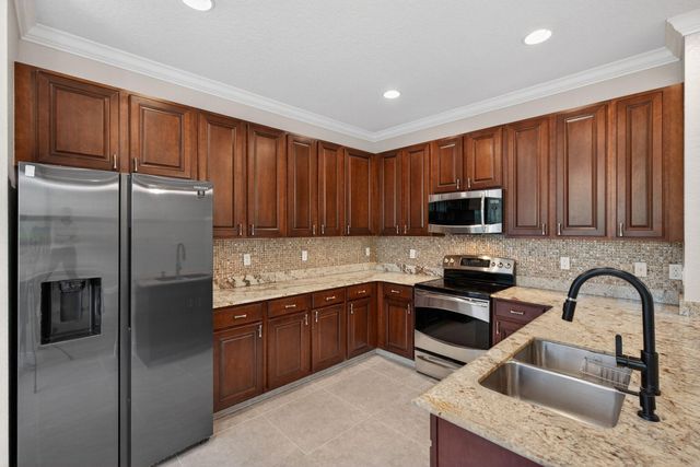 5072 Dulce Court, Palm Beach Gardens, FL 33418