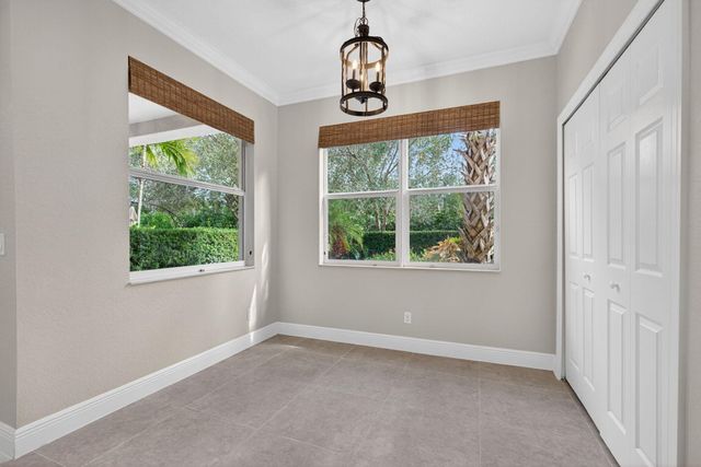 5072 Dulce Court, Palm Beach Gardens, FL 33418