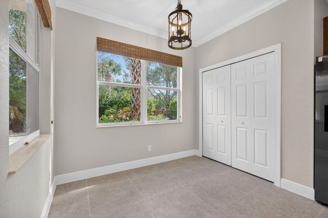 5072 Dulce Court, Palm Beach Gardens, FL 33418