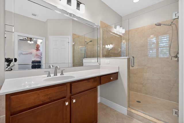 5072 Dulce Court, Palm Beach Gardens, FL 33418