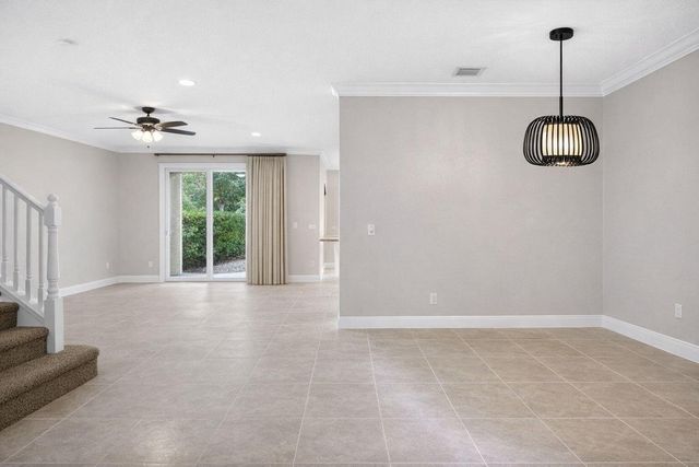 5072 Dulce Court, Palm Beach Gardens, FL 33418