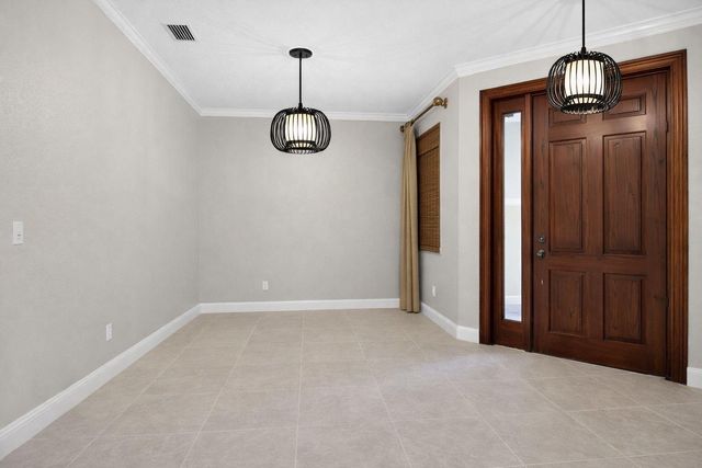 5072 Dulce Court, Palm Beach Gardens, FL 33418