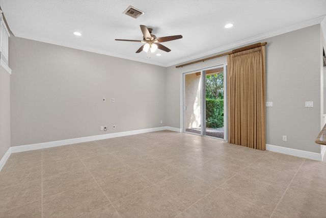 5072 Dulce Court, Palm Beach Gardens, FL 33418