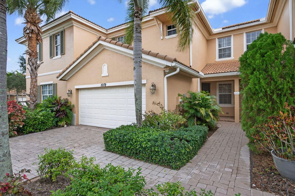 5072 Dulce Court, Palm Beach Gardens, FL 33418