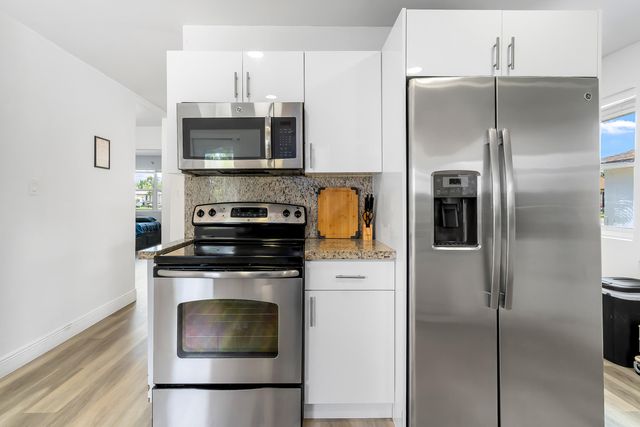 2709 Dewey Street, Hollywood, FL 33020
