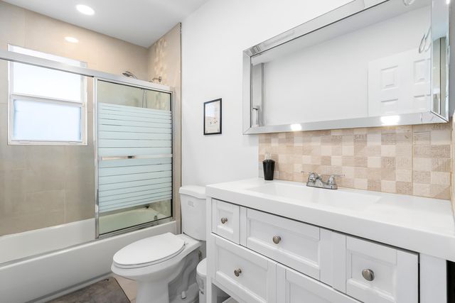 2709 Dewey Street, Hollywood, FL 33020