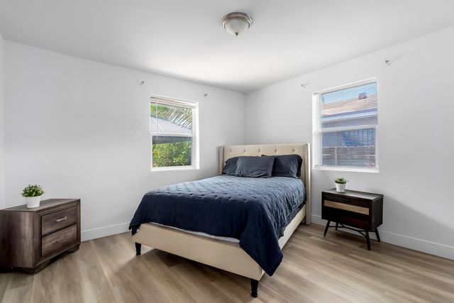 2709 Dewey Street, Hollywood, FL 33020