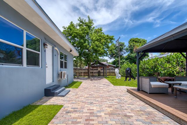 2709 Dewey Street, Hollywood, FL 33020
