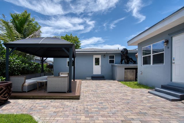 2709 Dewey Street, Hollywood, FL 33020