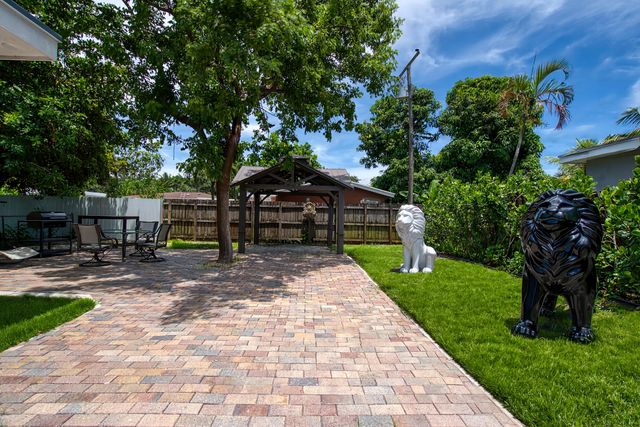 2709 Dewey Street, Hollywood, FL 33020