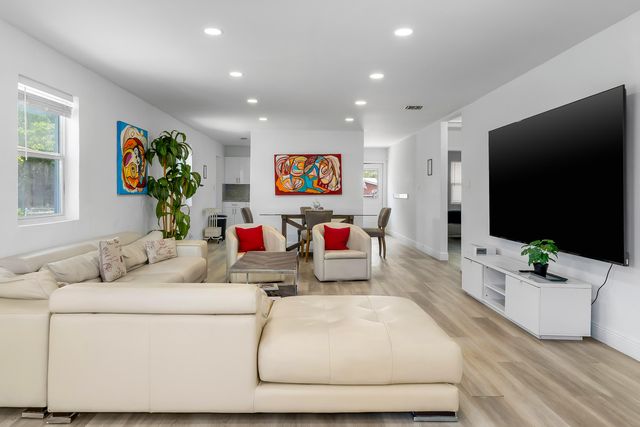2709 Dewey Street, Hollywood, FL 33020