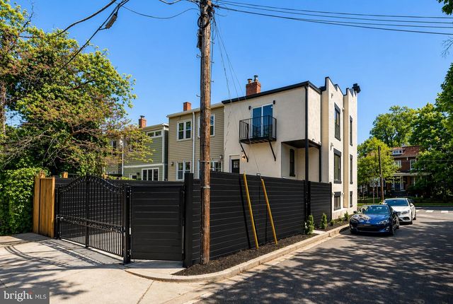 1527 BUCHANAN ST NW, Washington, DC 20011