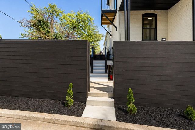 1527 BUCHANAN ST NW, Washington, DC 20011