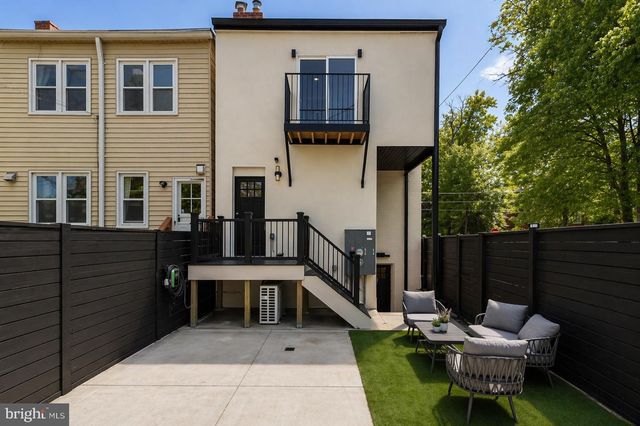 1527 BUCHANAN ST NW, Washington, DC 20011